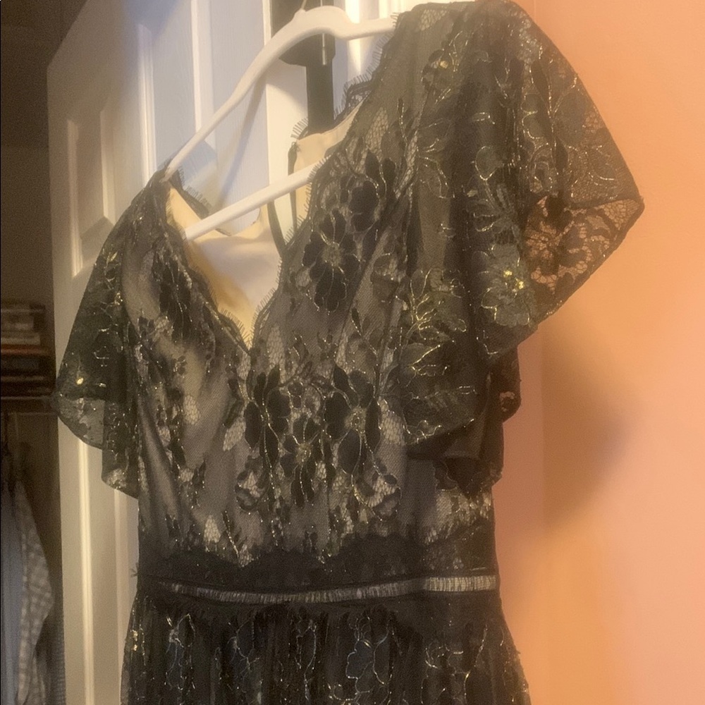 Elegant Black and Gold Lace Dress - Picture 4 of 5